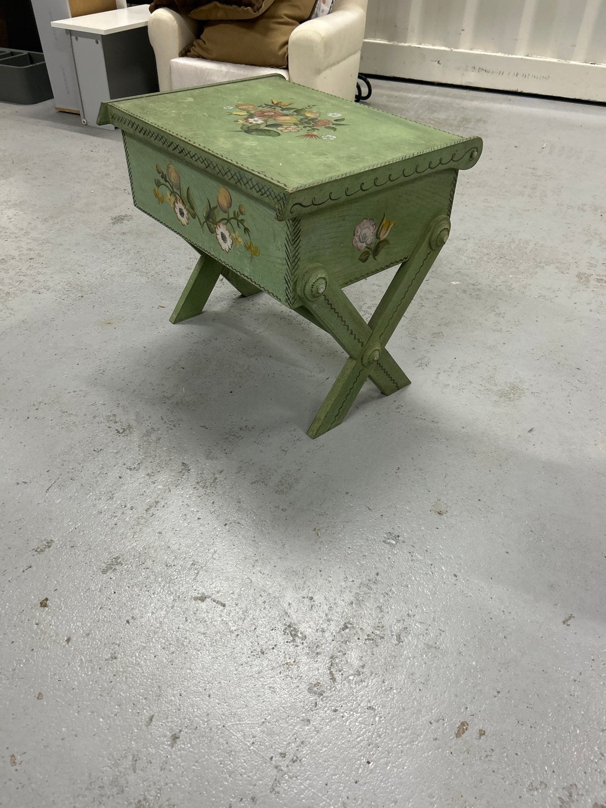 Vintage Groene Naaibox met Bloemenmotief, Ophalen