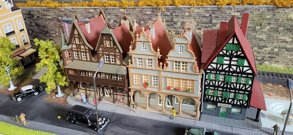set met 3 stuks H0 stadshuizen faller vollmer ,kan ook apart, Gelijkstroom of Wisselstroom, Brug, Tunnel of Gebouw, Zo goed als nieuw