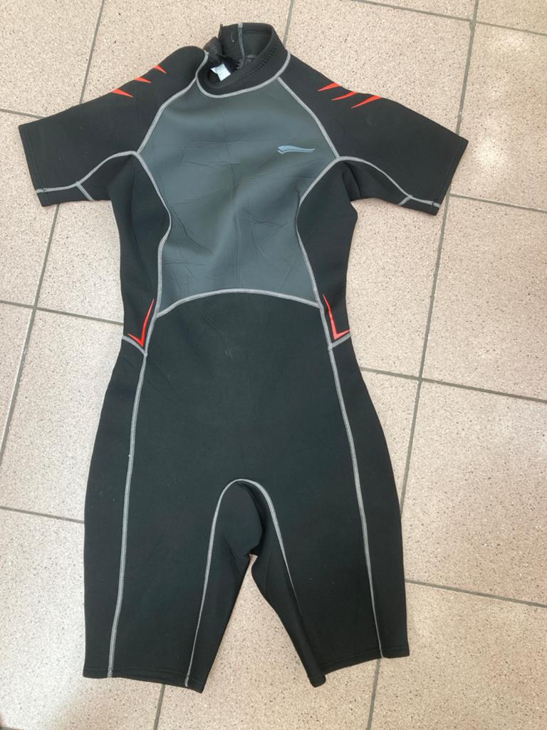 Shorty - kort wetsuit voor watersport - zwart/grijs/rood, Ophalen of Verzenden, Zo goed als nieuw, Dame of Heer, Wetsuit