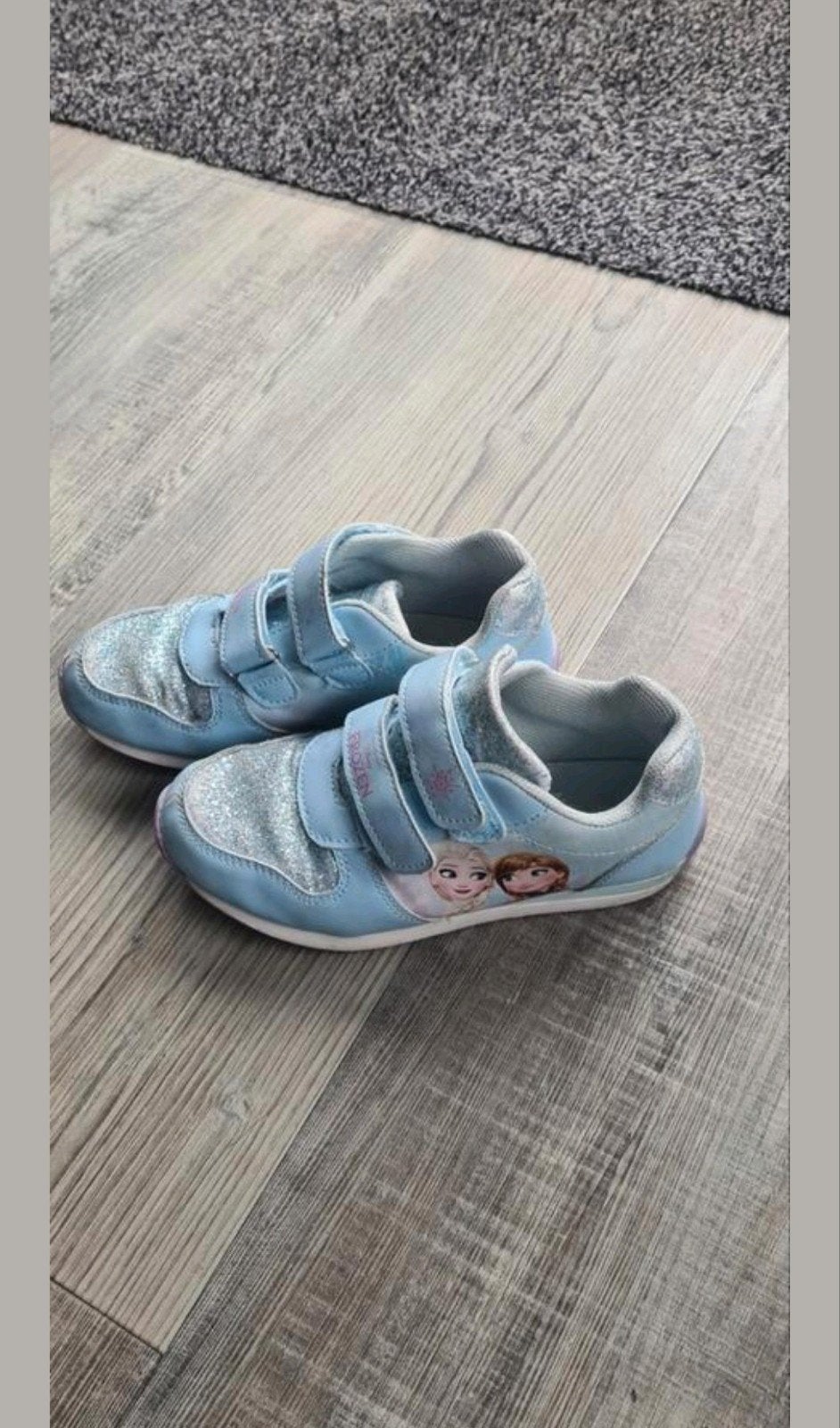 Frozen schoenen maat 31 - Elsa en Anna, Gebruikt, Meisje, Schoenen, Ophalen of Verzenden