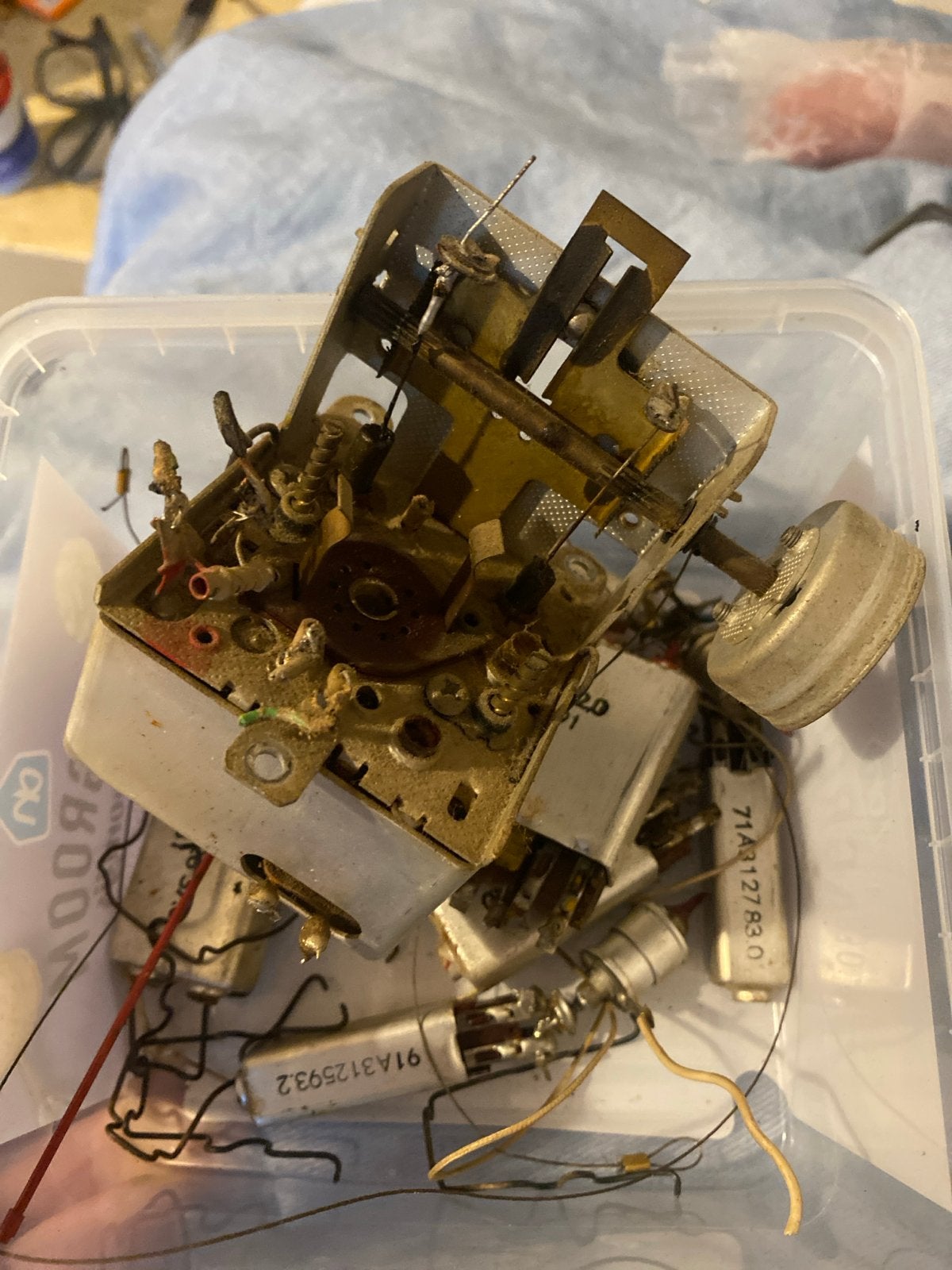 Oude radio-onderdelen en condensatoren, Hobby en Vrije tijd, Elektronica-componenten, Ophalen of Verzenden, Gebruikt