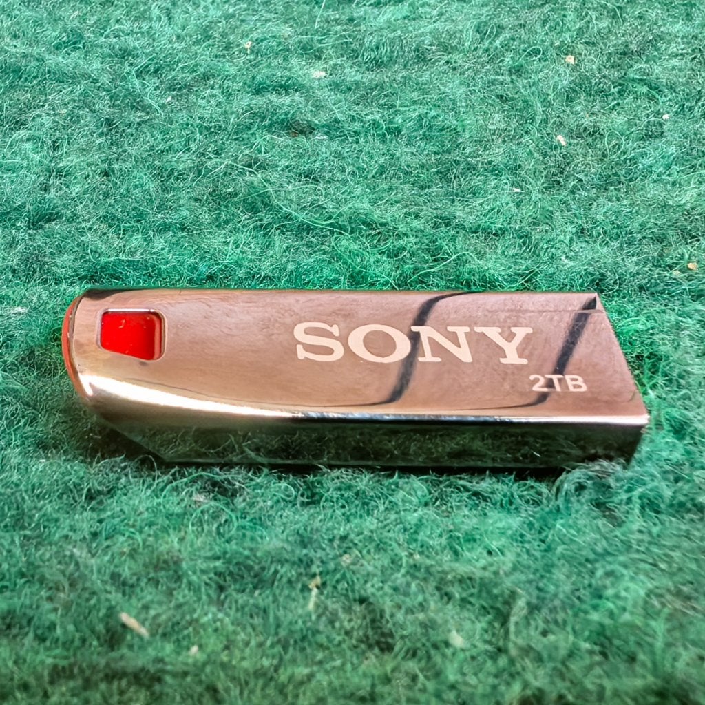 Sony 2TB USB Stick - In Nette Staat, Sony, Zo goed als nieuw, Support@sony.com, 1-7-1 Konan, Minato-ku
Tokyo 108-0075
Japan