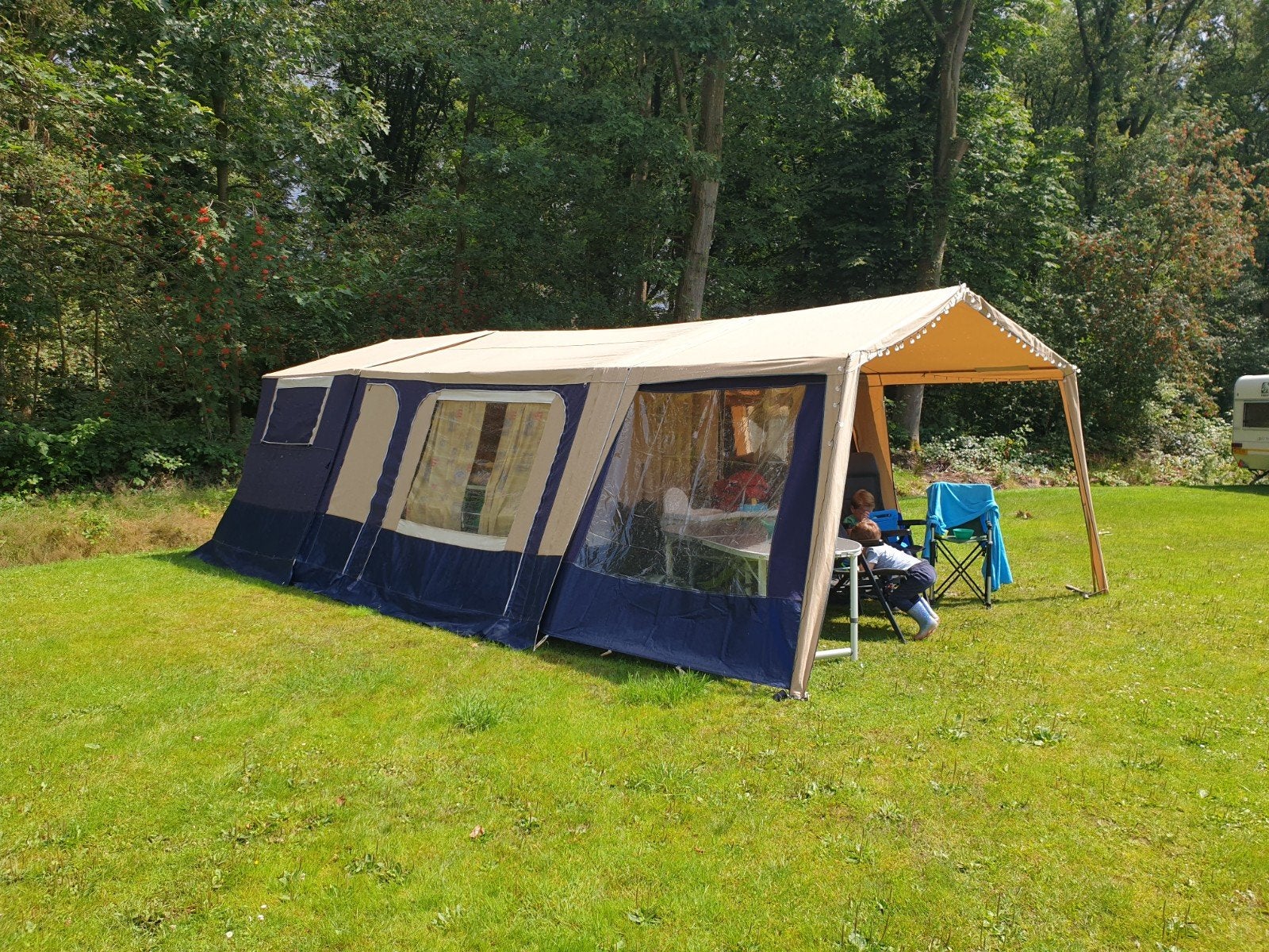 Ruime Trigano chantilly met 8 slaapplaatsen, Trigano, Blauw, Ophalen of Verzenden, Aanwezig