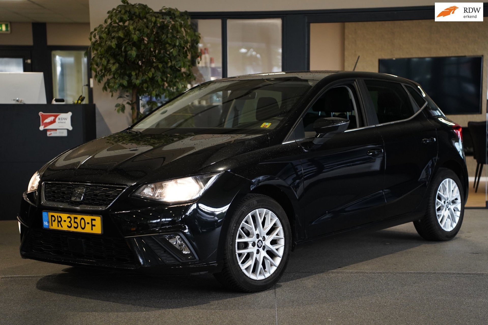 Seat Ibiza 1.0 TSI Style Navi Apple Carplay Pdc Cruise Clima, Stof, Euro 6, 95 pk, Origineel Nederlands
