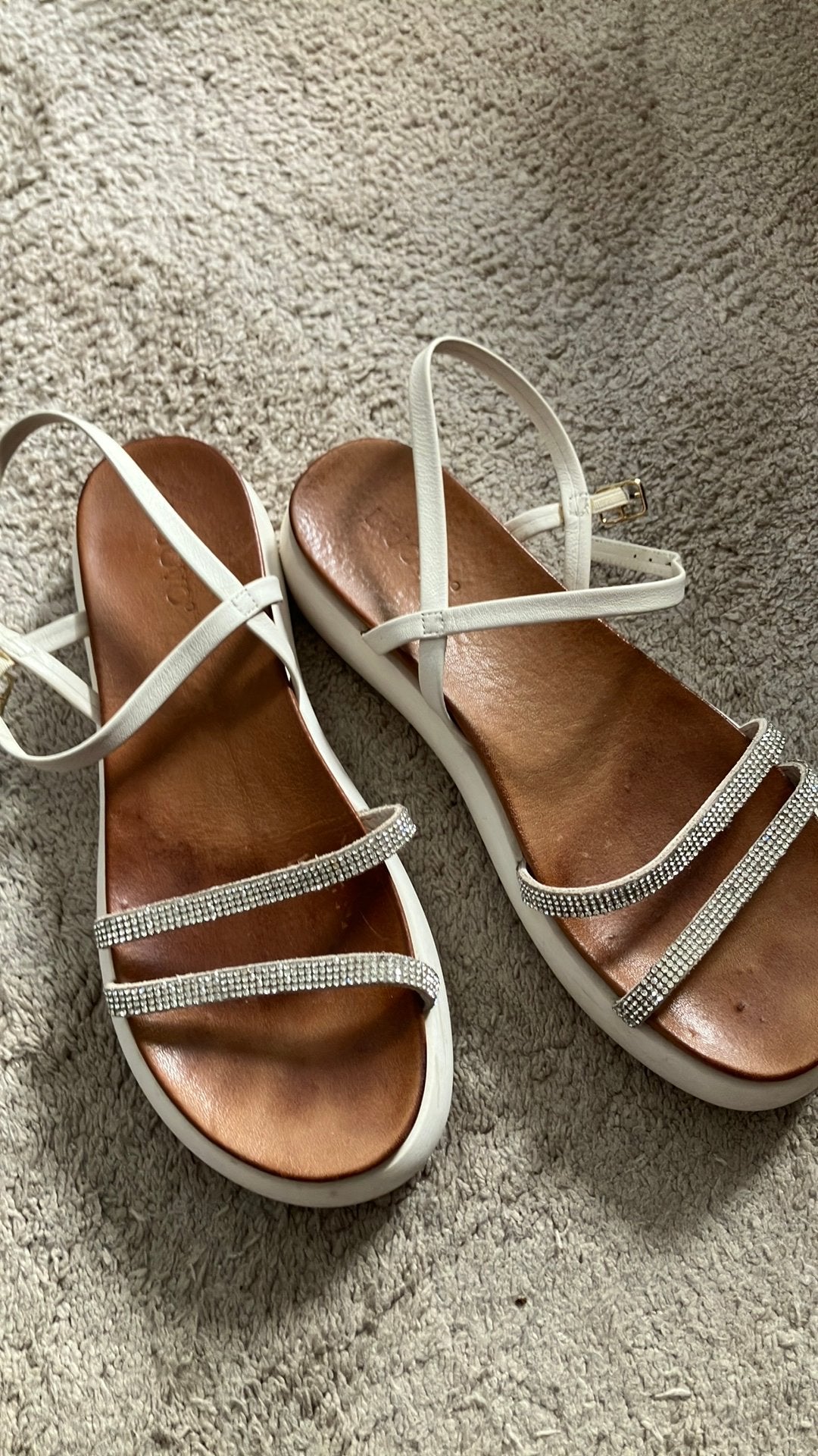 Inuovo leren sandaaltjes  strass 39, Kleding | Dames, Schoenen, Ophalen of Verzenden, Zo goed als nieuw, Wit, Sandalen of Muiltjes