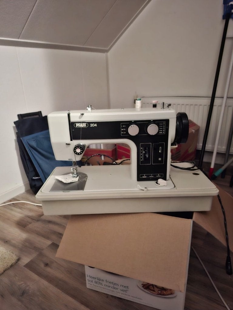 Naaimachine Pfaff, Hobby en Vrije tijd, Naaimachines en Toebehoren, Ophalen of Verzenden, Zo goed als nieuw, Naaimachine, Overige merken