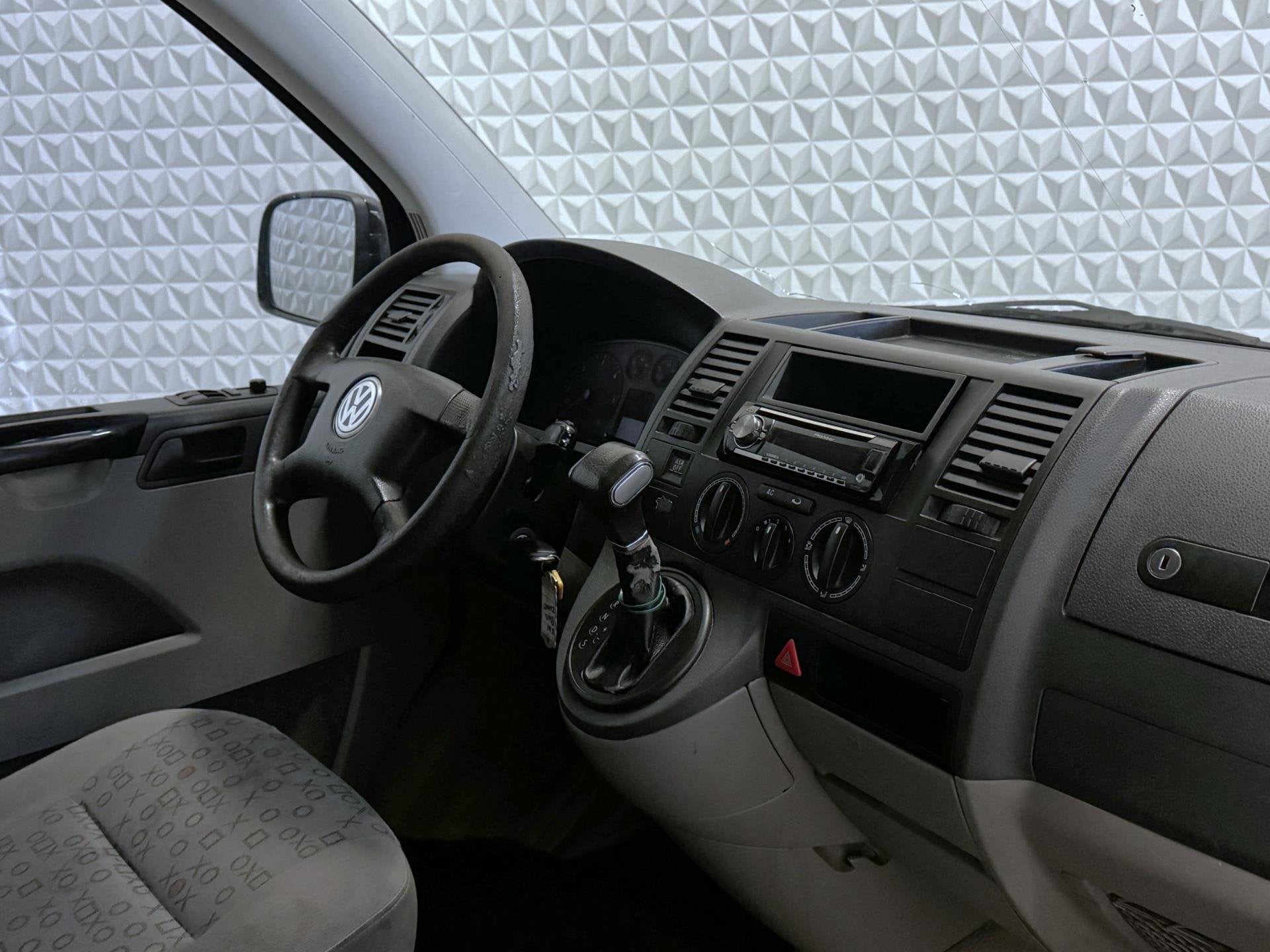 Volkswagen Transporter 2.5 TDI Dubbel cabine AUTOMAAT (2006), Stof, Gebruikt, Volkswagen, 2500 kg