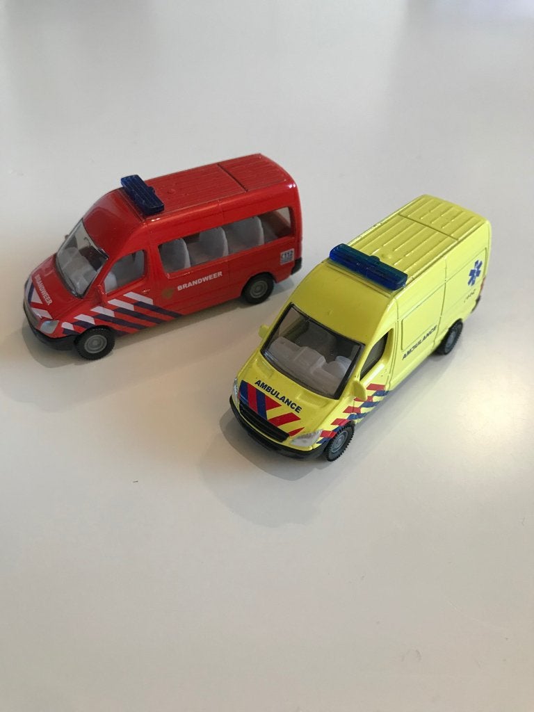 Siku Mercedes Benz Sprinter ca. 1:87, Ophalen of Verzenden, Zo goed als nieuw, Bus of Vrachtwagen, SIKU