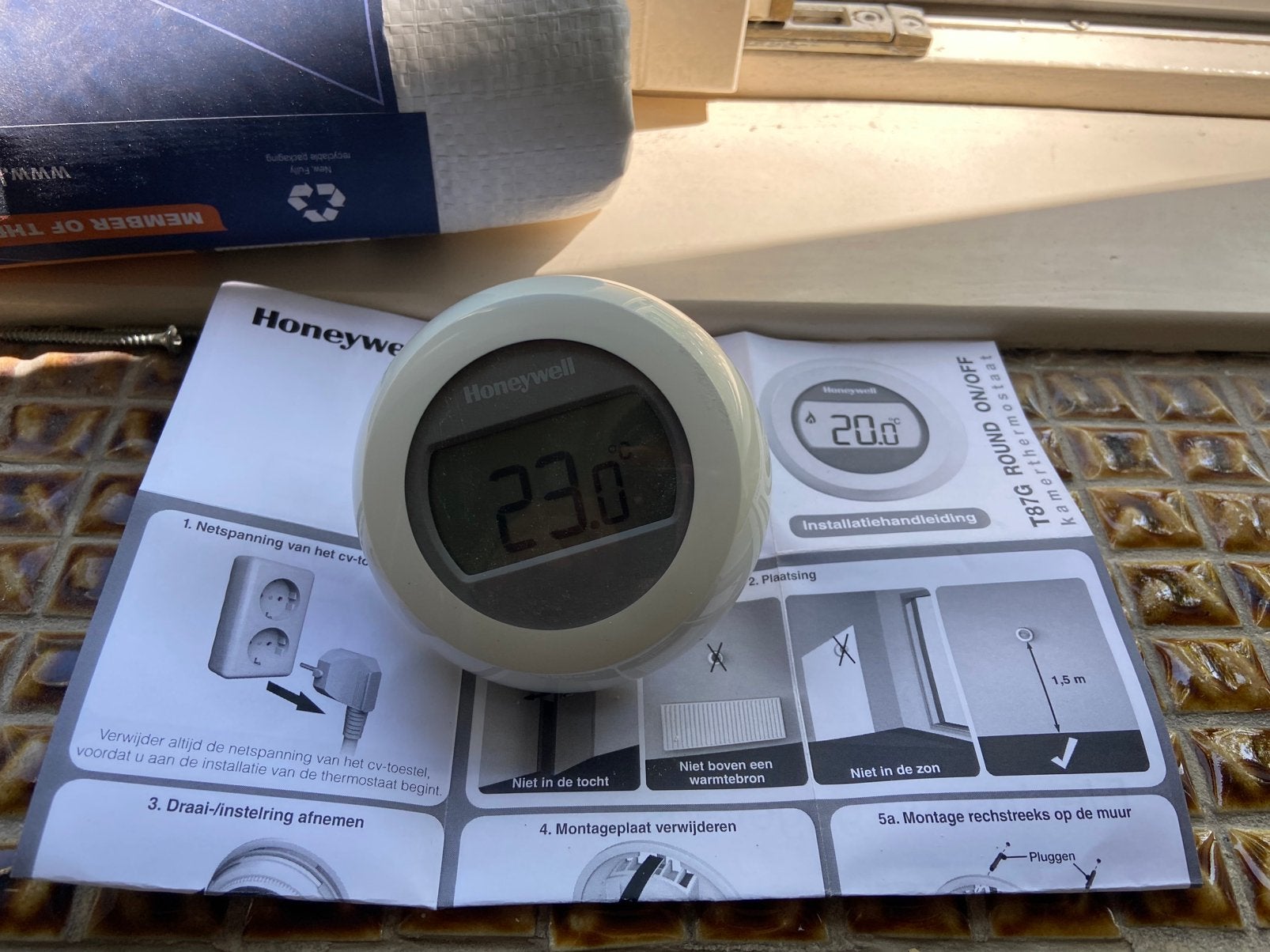 Honeywell T87G Home Round ON/OFF - Thermostaat, Ophalen, Zo goed als nieuw