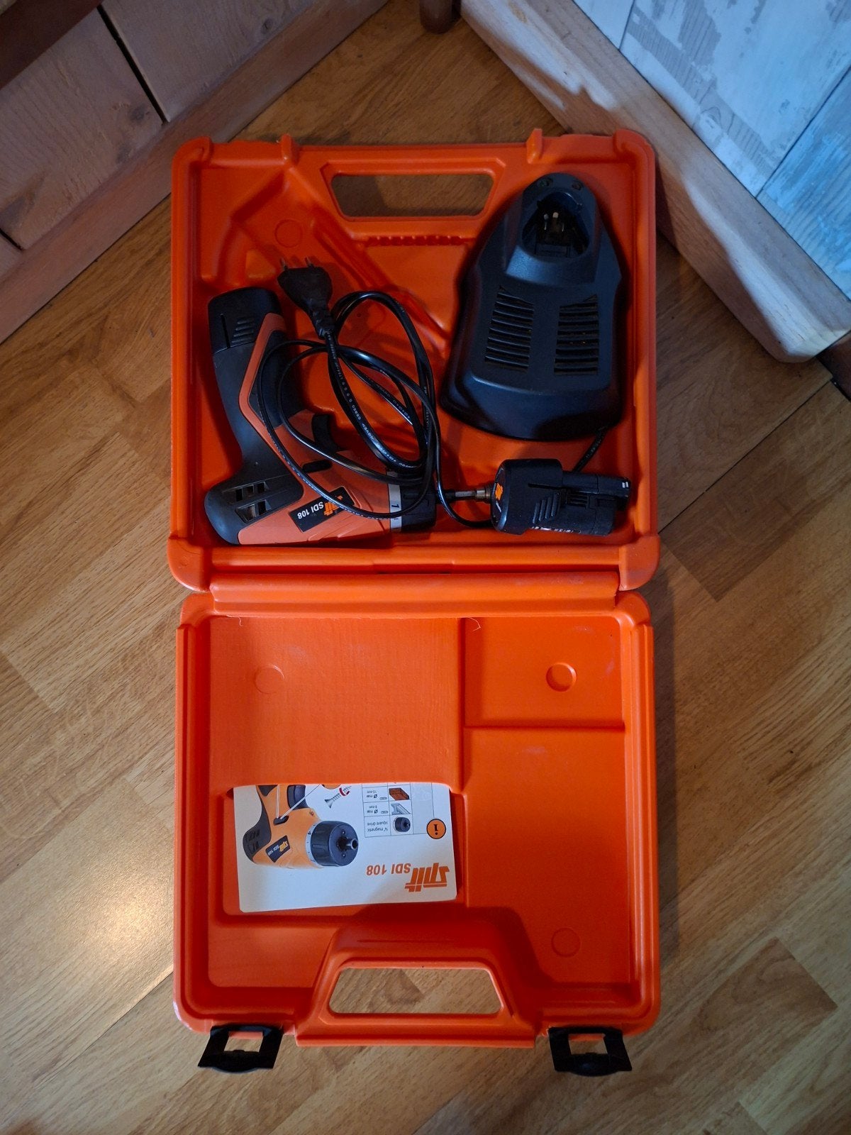 Spit SDI 108 Boor- en Schroefmachine met Oplader, Ophalen of Verzenden, Gebruikt, Minder dan 400 watt, Boor- en Schroefmachine