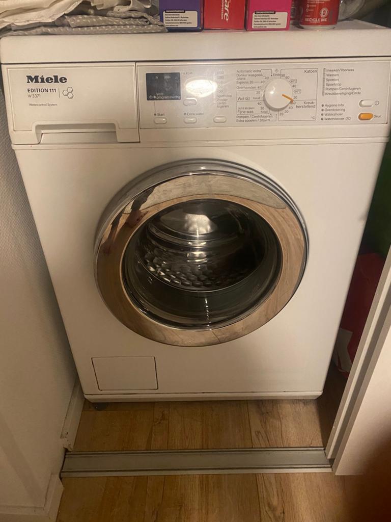 Miele wasmachine, Ophalen of Verzenden, Zo goed als nieuw, 1200 tot 1600 toeren, Minder dan 85 cm