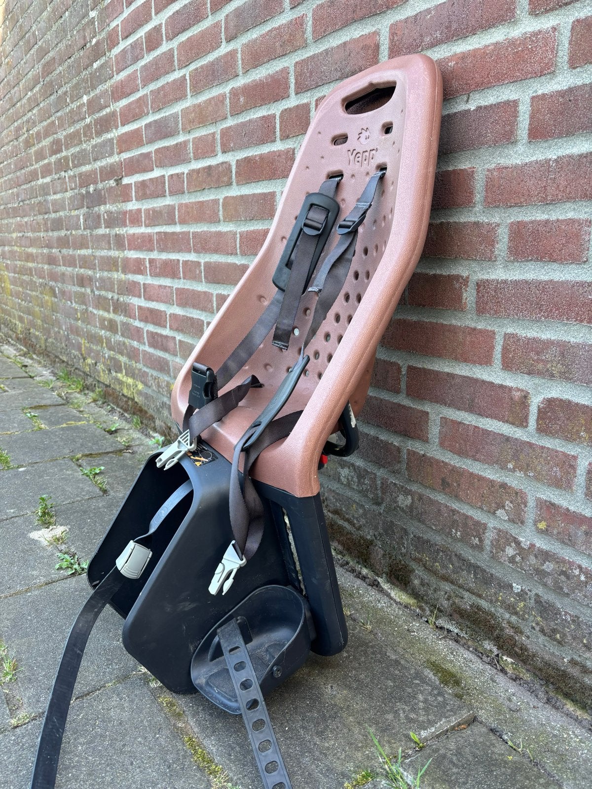 Yepp kinderzitje - Comfortabel en veilig achterzitje, Fietsen en Brommers, Ophalen, Gebruikt, Achterzitje, Voetsteuntjes