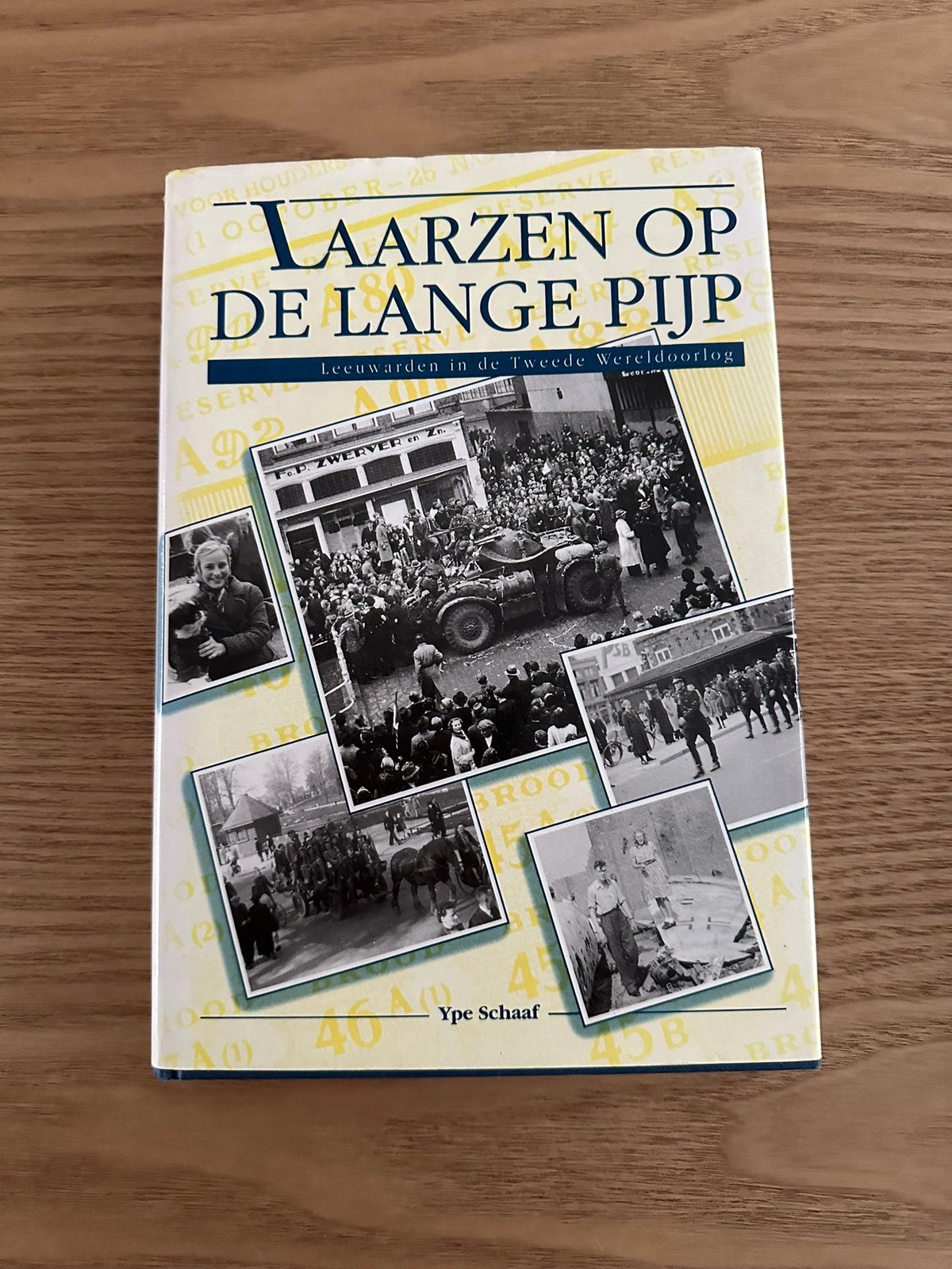 Y. Schaaf - Laarzen op de Lange Pijp., Ophalen of Verzenden, Gelezen