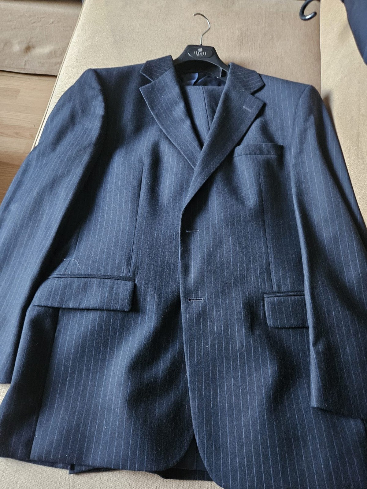 Nette herenpak maat 52 - Donkerblauw met krijtstreep, Kleding | Heren, Ophalen, Maat 52/54 (L), Blauw, Herenkorf