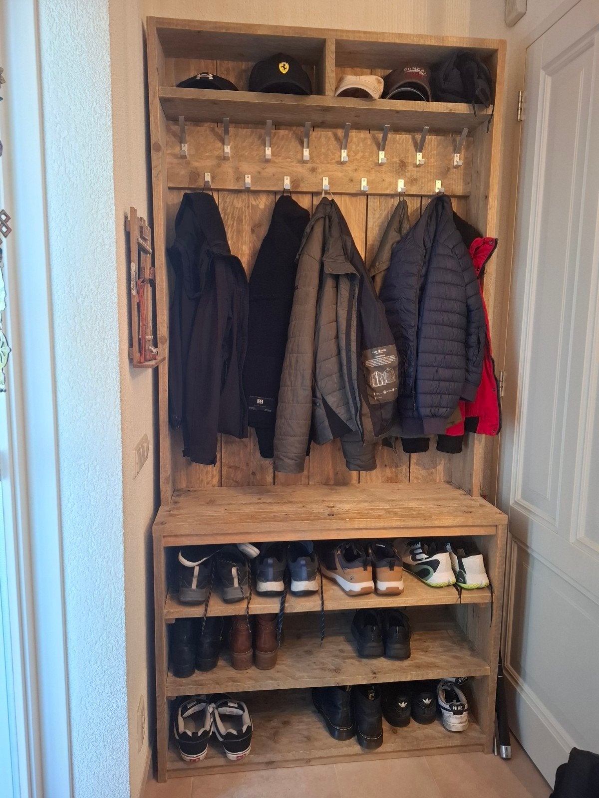 Handgemaakte schoenenkast en kapstok van hout, Huis en Inrichting, Ophalen, Gebruikt, Rustiek