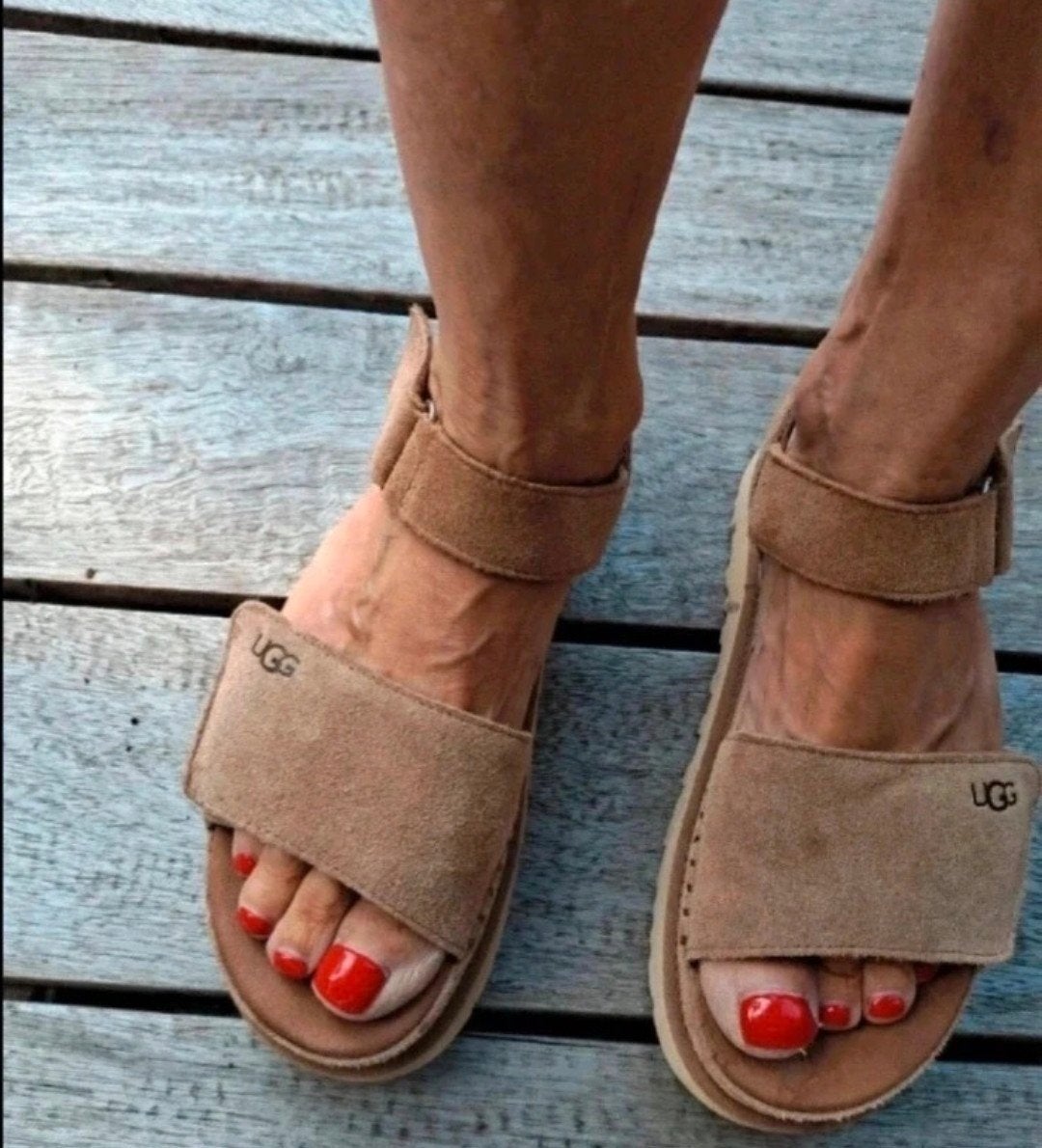 uggs super mooie sandalen, Ophalen of Verzenden, Zo goed als nieuw, Sandalen of Muiltjes
