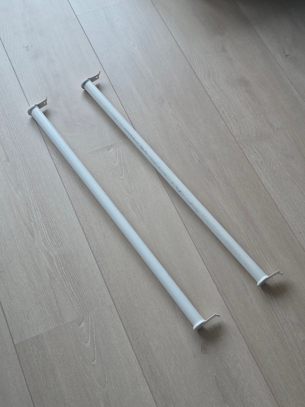 2 x BOAXELKledingroede, wit, 60 cm, Ophalen, Zo goed als nieuw