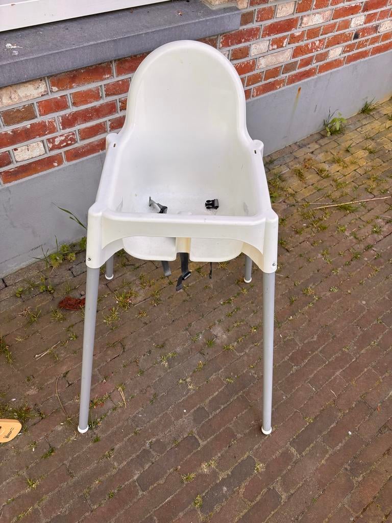 Kinderstoel - Wit met grijze poten, Ophalen, Gebruikt, Overige typen, Gordel(s)