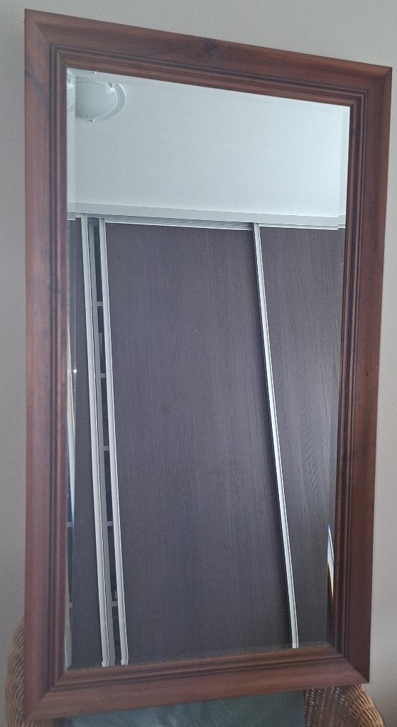 Mooi langwerpig spiegel met houten lijst, Ophalen, Gebruikt, 100 tot 150 cm, Rechthoekig