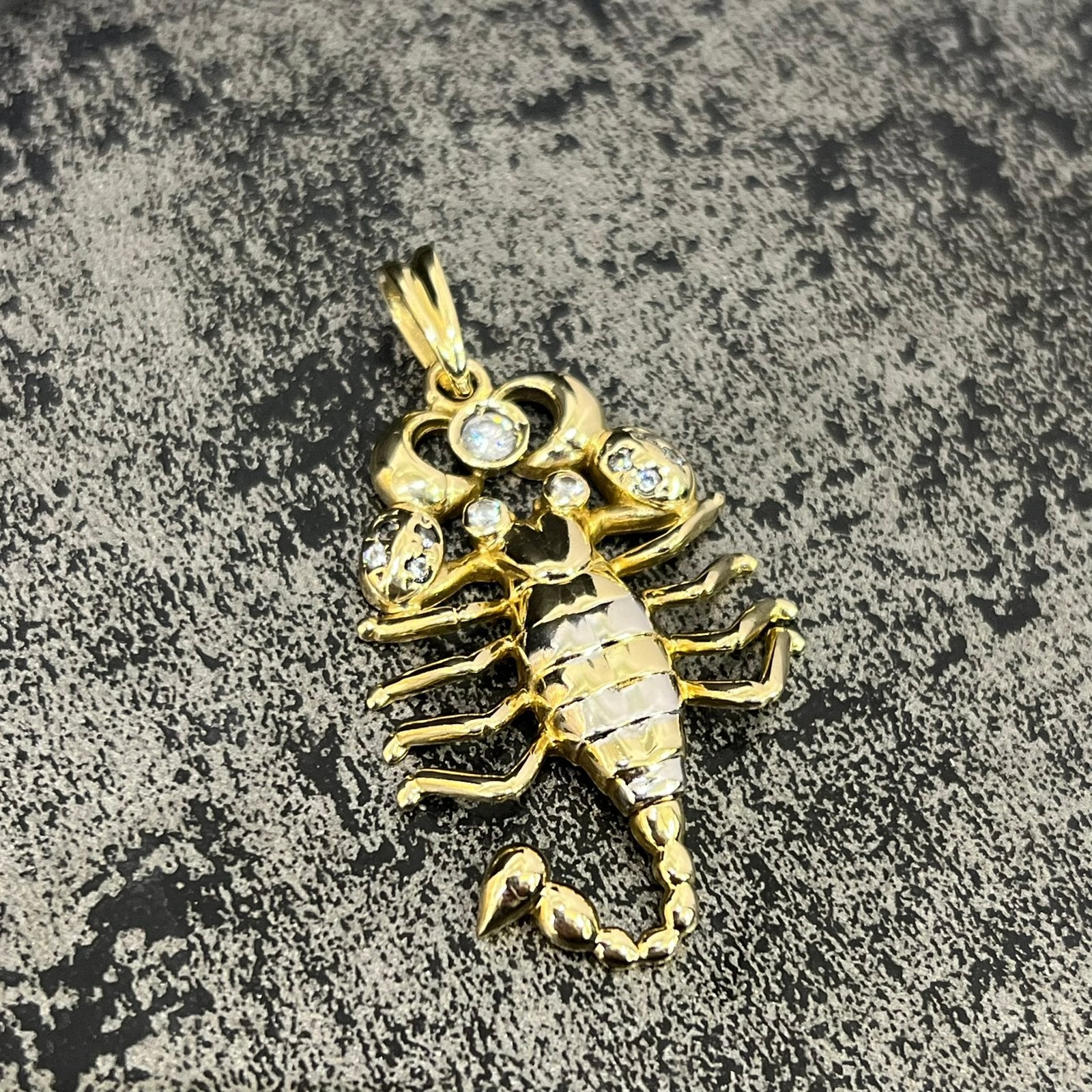 14k gouden hanger schorpioen model kettinghanger, Ophalen of Verzenden, Zo goed als nieuw