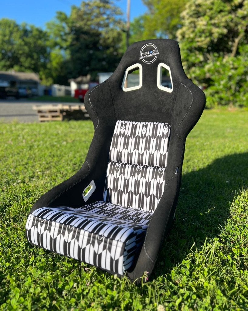 NRG Prisma Ultra Yaba Zwart wit suede Kuipstoel Sportstoel, Auto diversen, Ophalen of Verzenden