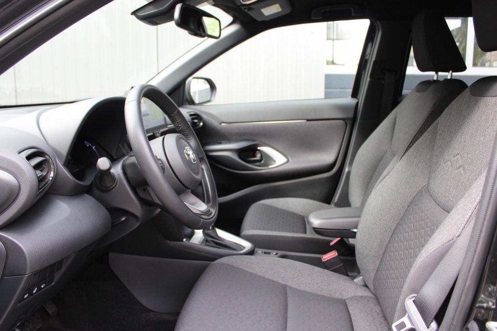 Toyota Yaris Cross Hybrid Team D Safety / Winter / Techpakke, Auto's, 12 maanden, Stof, Gebruikt, 116 pk