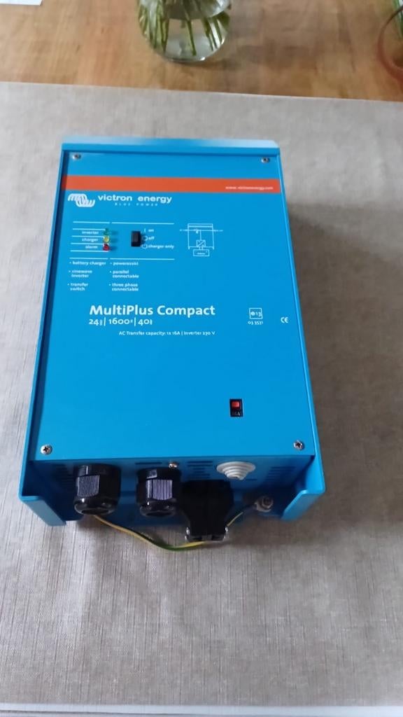 Victron Phoenix multi plus 24/1600/40, Ophalen of Verzenden, Zo goed als nieuw, Overige typen