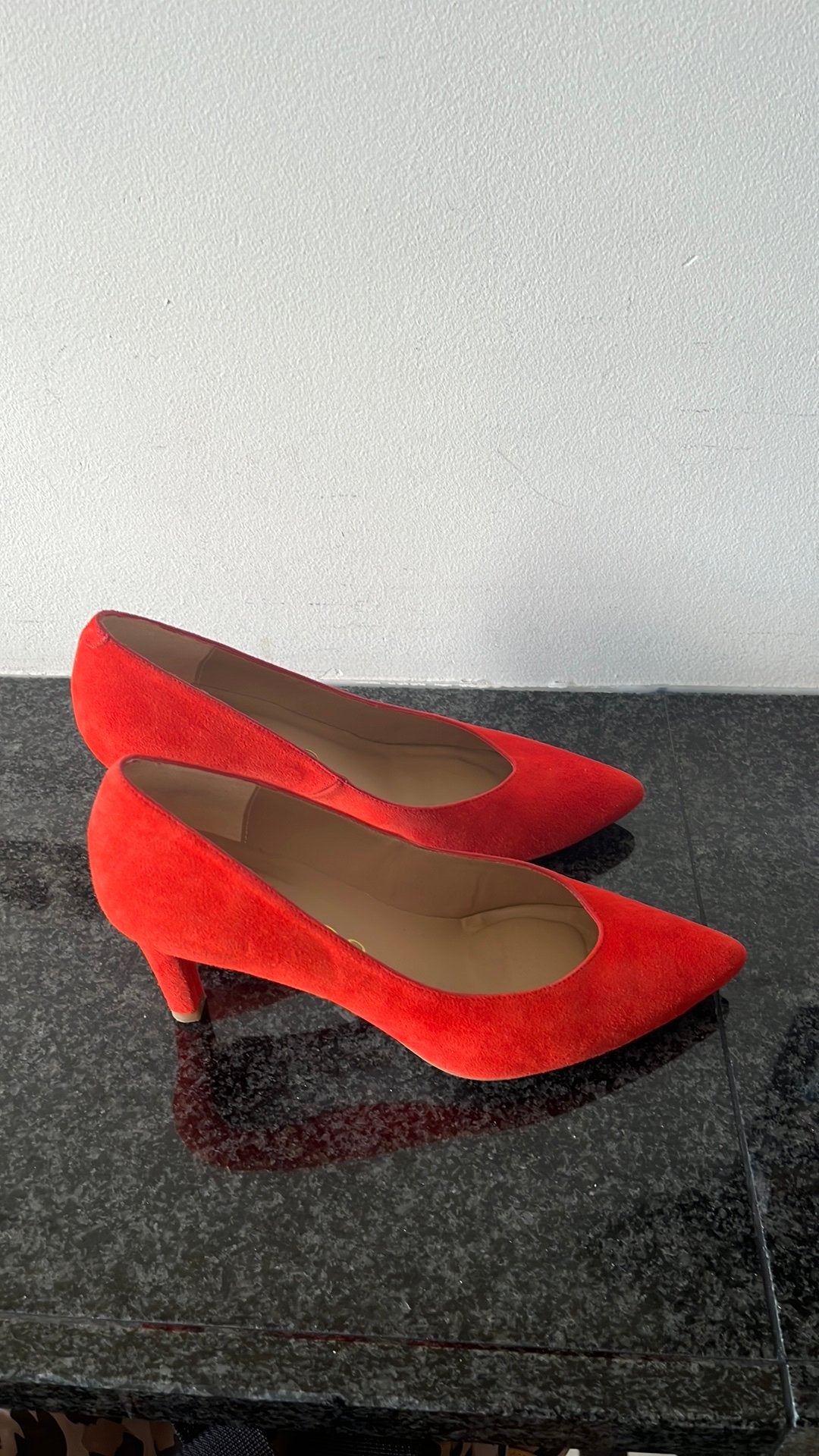 PRACHTIGE UNISA PUMPS, Kleding | Dames, Verzenden, Zo goed als nieuw, Oranje