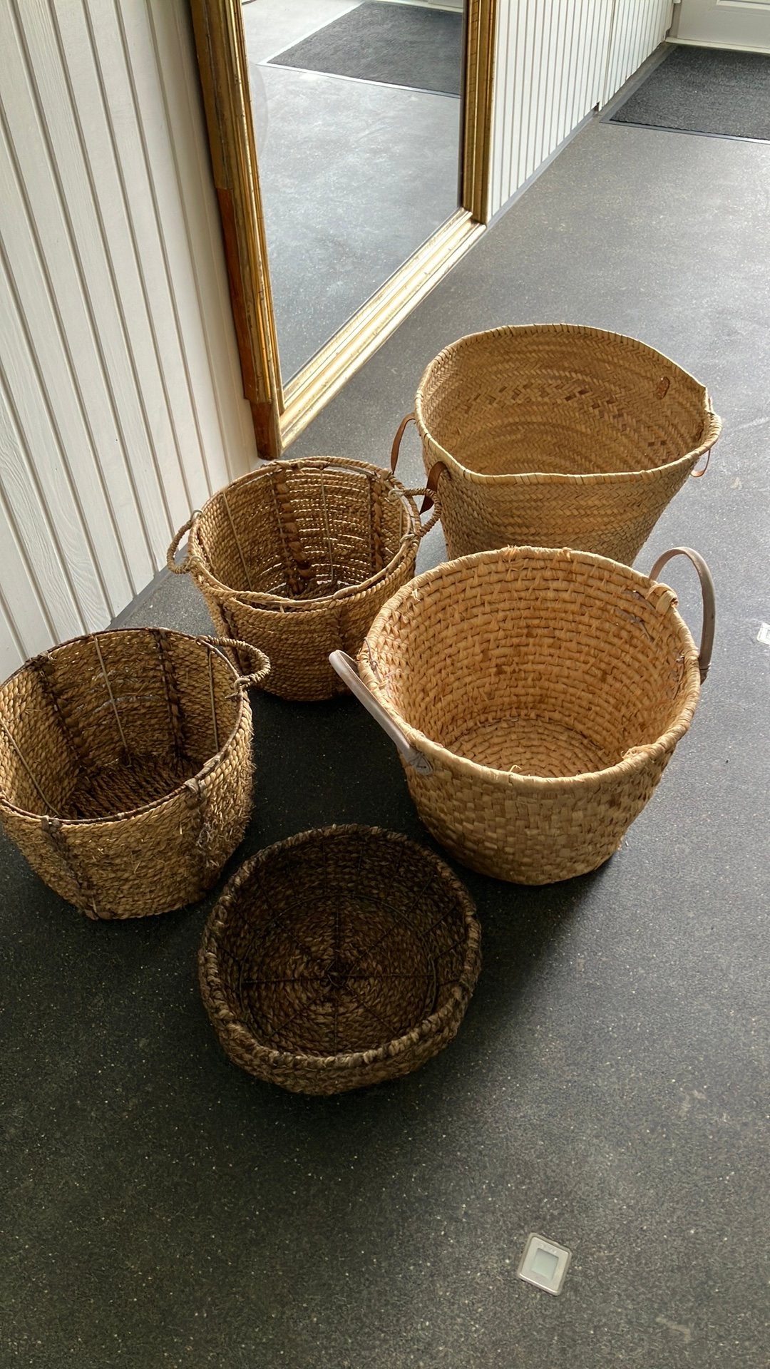 Partij rieten manden, Ophalen, Zo goed als nieuw, Rond, Riet