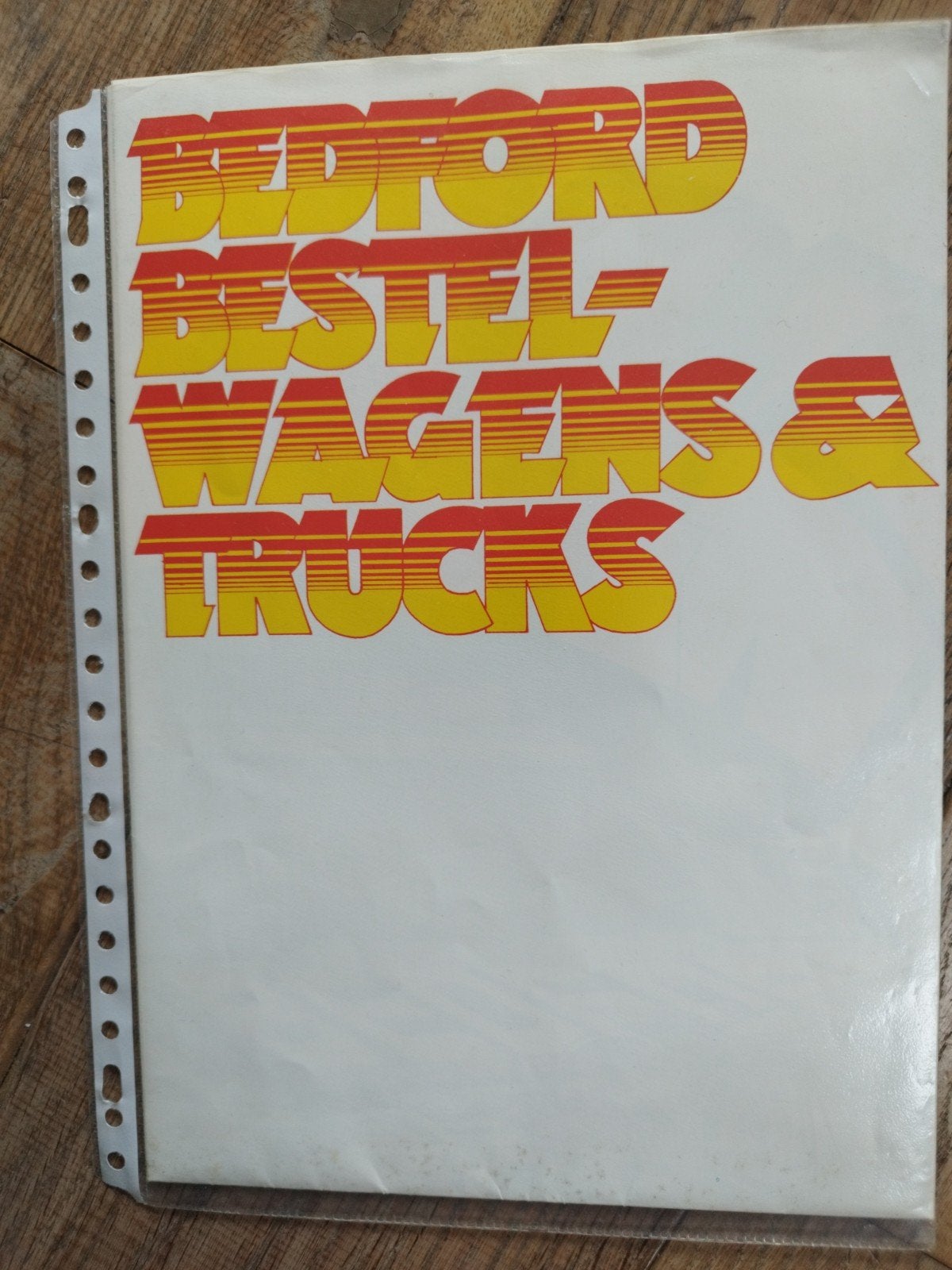Bedford Bestelwagens & Trucks brochure uit 1974, Bedford, Ophalen of Verzenden, Zo goed als nieuw, Overige merken