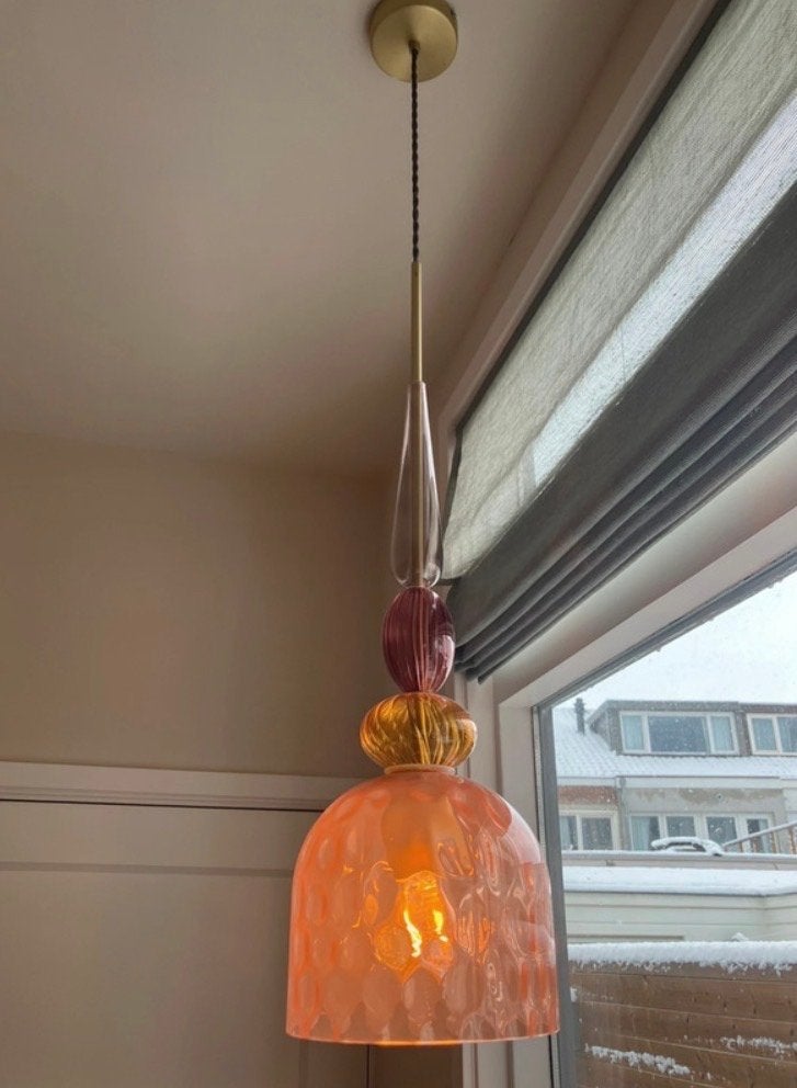 Unieke glazen hanglamp met kleurrijke details, Ophalen, Zo goed als nieuw, Glas, E27 (groot)