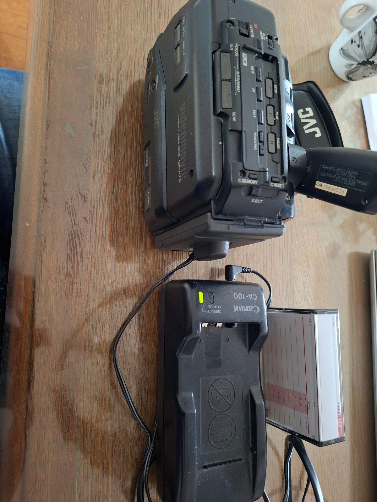 JVC Videomovie GR-AX5 VHS-C Camcorder met oplader, Ophalen of Verzenden, VHS-C of SVHS-C, Camera