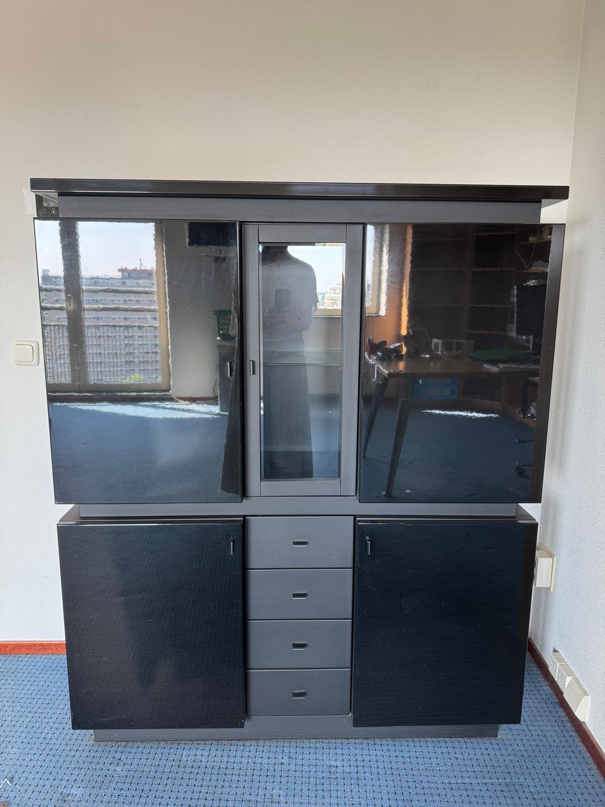 Zwarte dressoir en vitrinekast. Zie omschrijving., Ophalen, Zo goed als nieuw, 25 tot 50 cm, Glas
