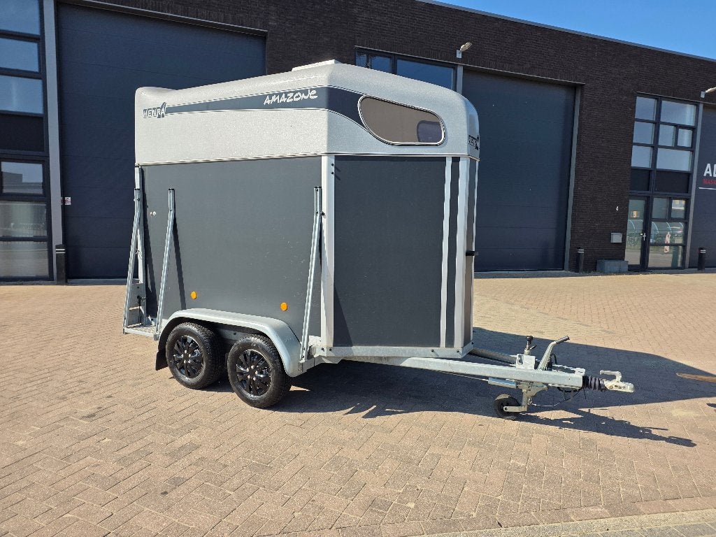 Supernette Henra amazone 1.5 paards Perfecte staat 1350kg, Dieren en Toebehoren, Ophalen, Zo goed als nieuw, Hout, 1½-paards trailer
