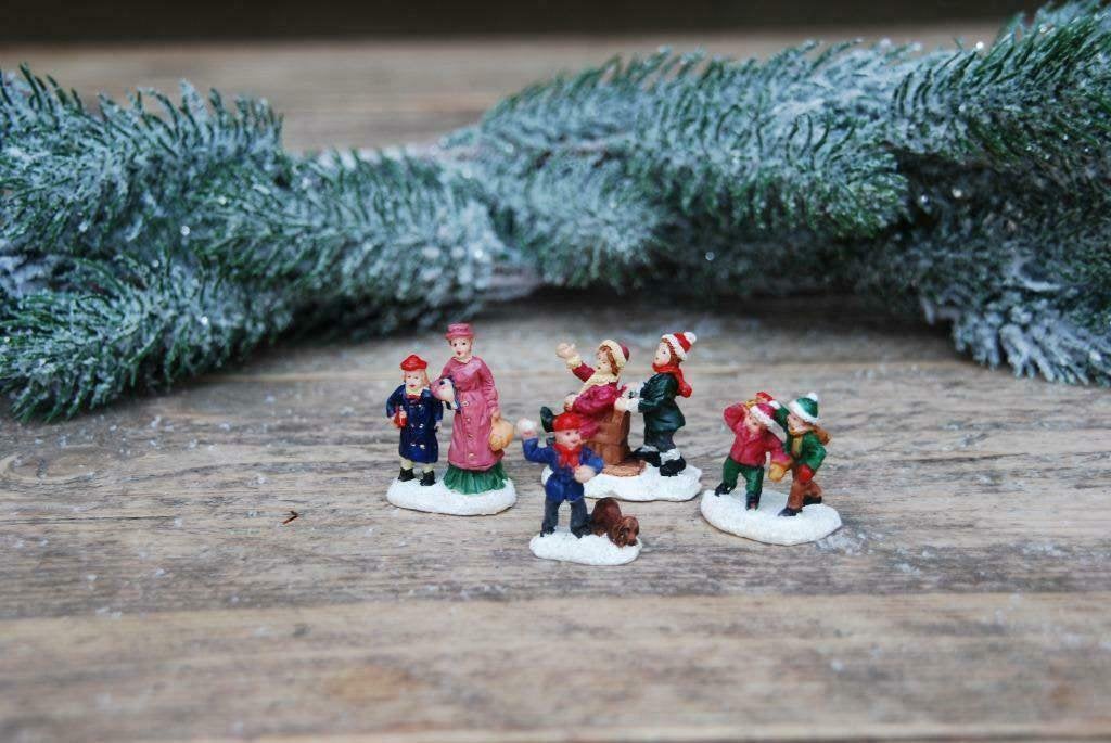 Kerstdorp figuurtjes (4 stuks), Diversen, Kerst, Ophalen of Verzenden, Nieuw