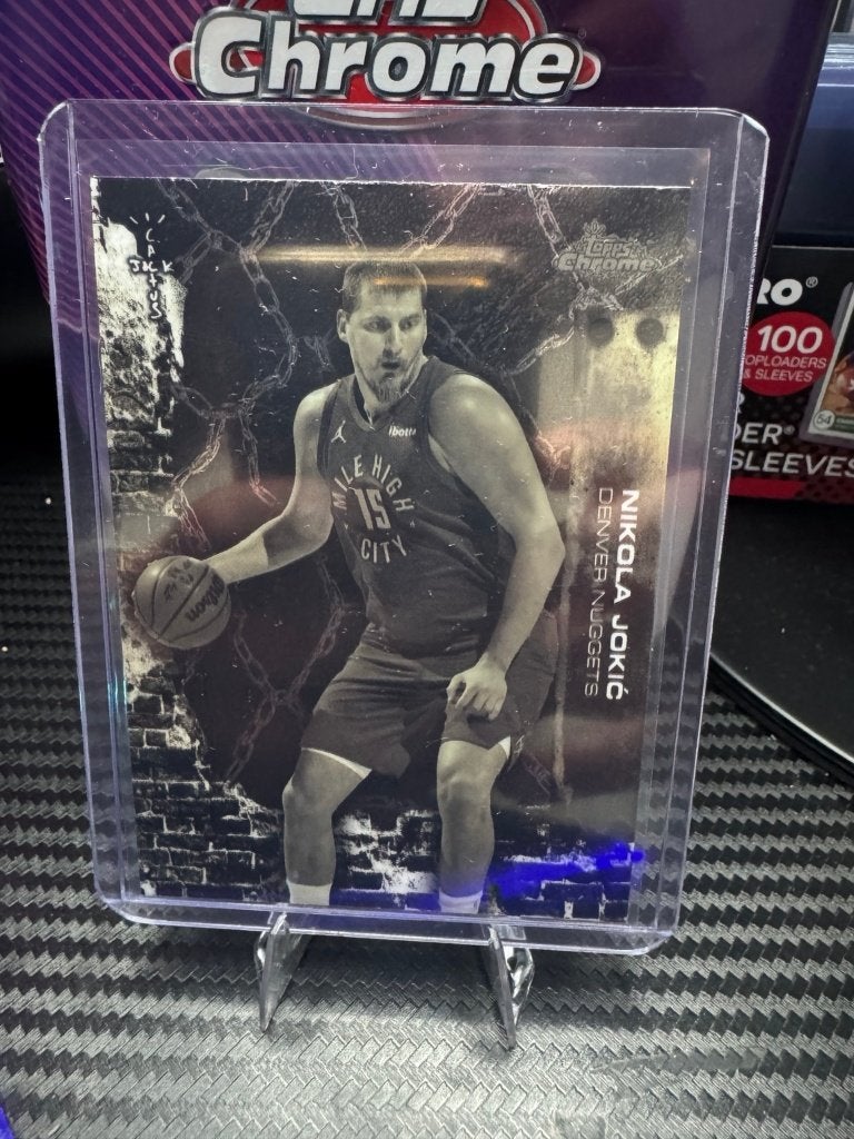 Nikola Jokic White Refractor #31 Cactus Jack Topps Chrome, Ophalen of Verzenden, Zo goed als nieuw, Losse kaart