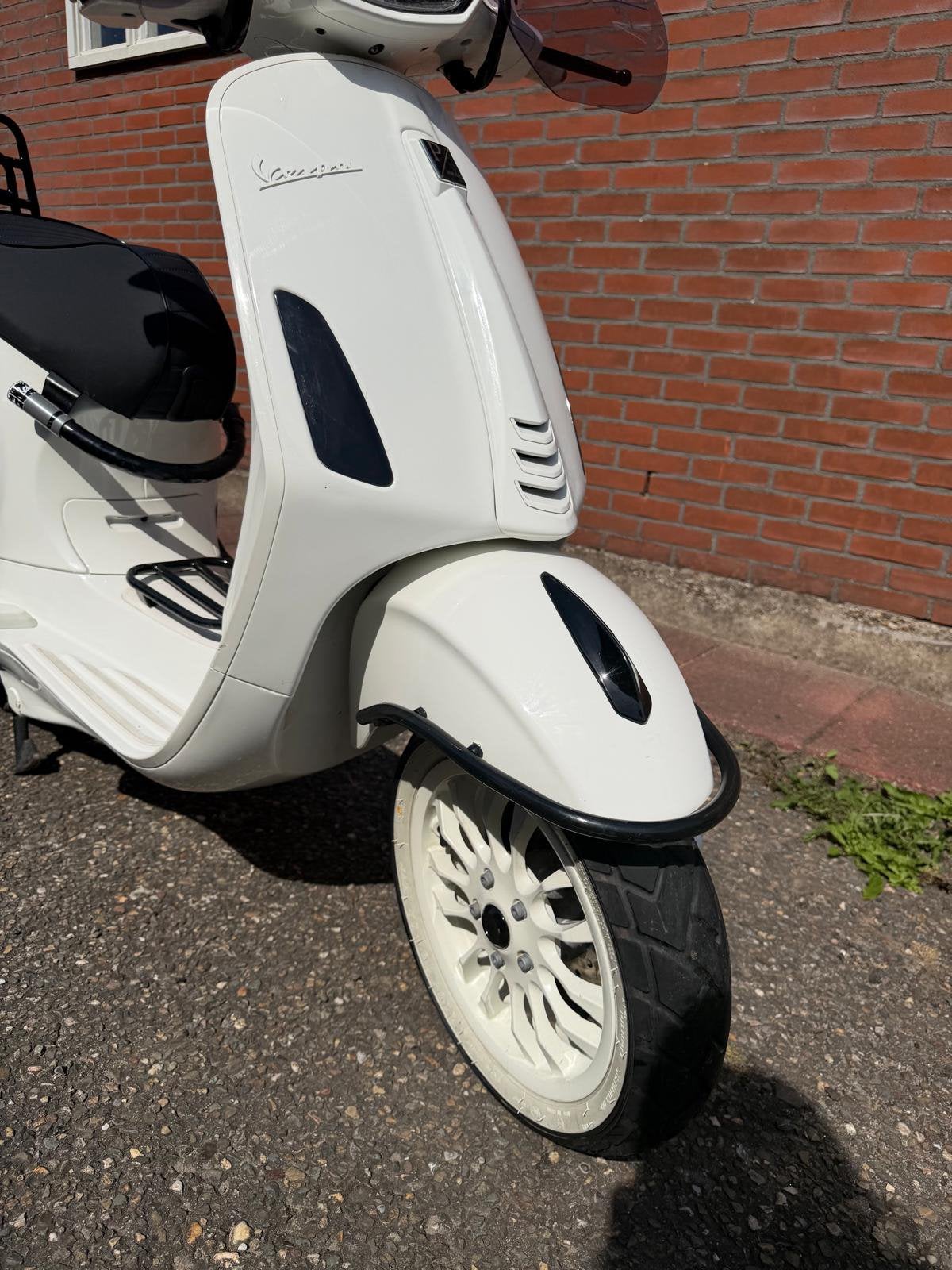 Vespa Sprint 50, vele opties, z.g.a.n, lage km stand, 2023, Fietsen en Brommers, Scooters | Vespa, Ophalen, Overige modellen, Maximaal 45 km/u