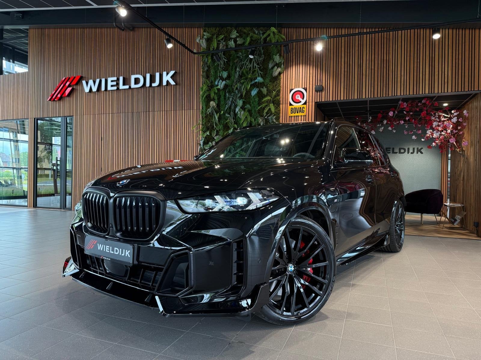 BMW X5 xDrive50e Innovation Pack | M Sportpakket Pro | SKYLo, Auto's, Automaat, Dealer onderhouden, Gebruikt, 2395 kg