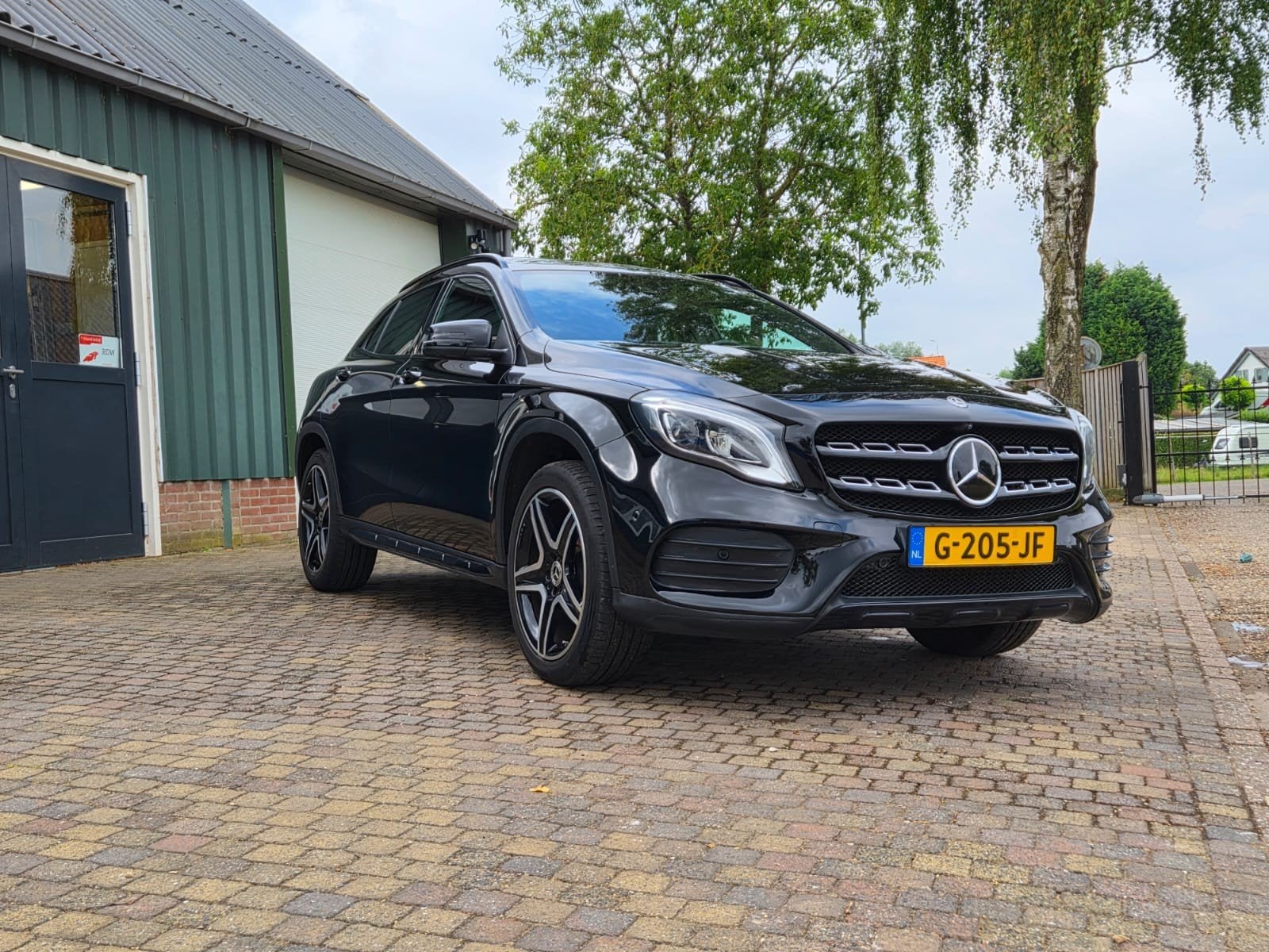 Mercedes-Benz GLA Gla200 1.6 115KW Aut7 2017 Zwart, Stof, Bi-Xenon koplampen, Zwart, 715 kg