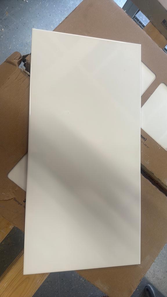 Wand tegels mat en glans., Doe-het-zelf en Verbouw, Vloerdelen en Plavuizen, 50 tot 150 cm, Ophalen of Verzenden, Zo goed als nieuw