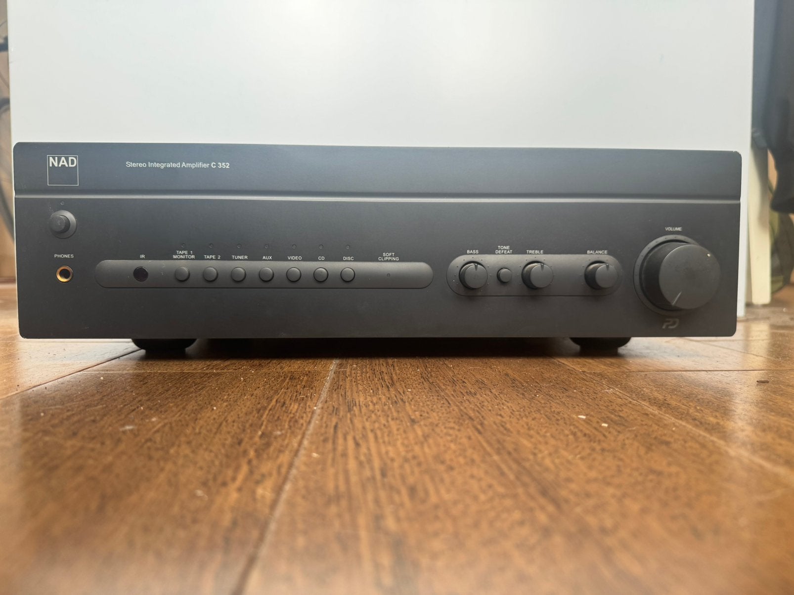NAD C 352 [defect: brom], Audio, Tv en Foto, Versterkers en Receivers, 60 tot 120 watt, Niet werkend, Stereo, Ophalen