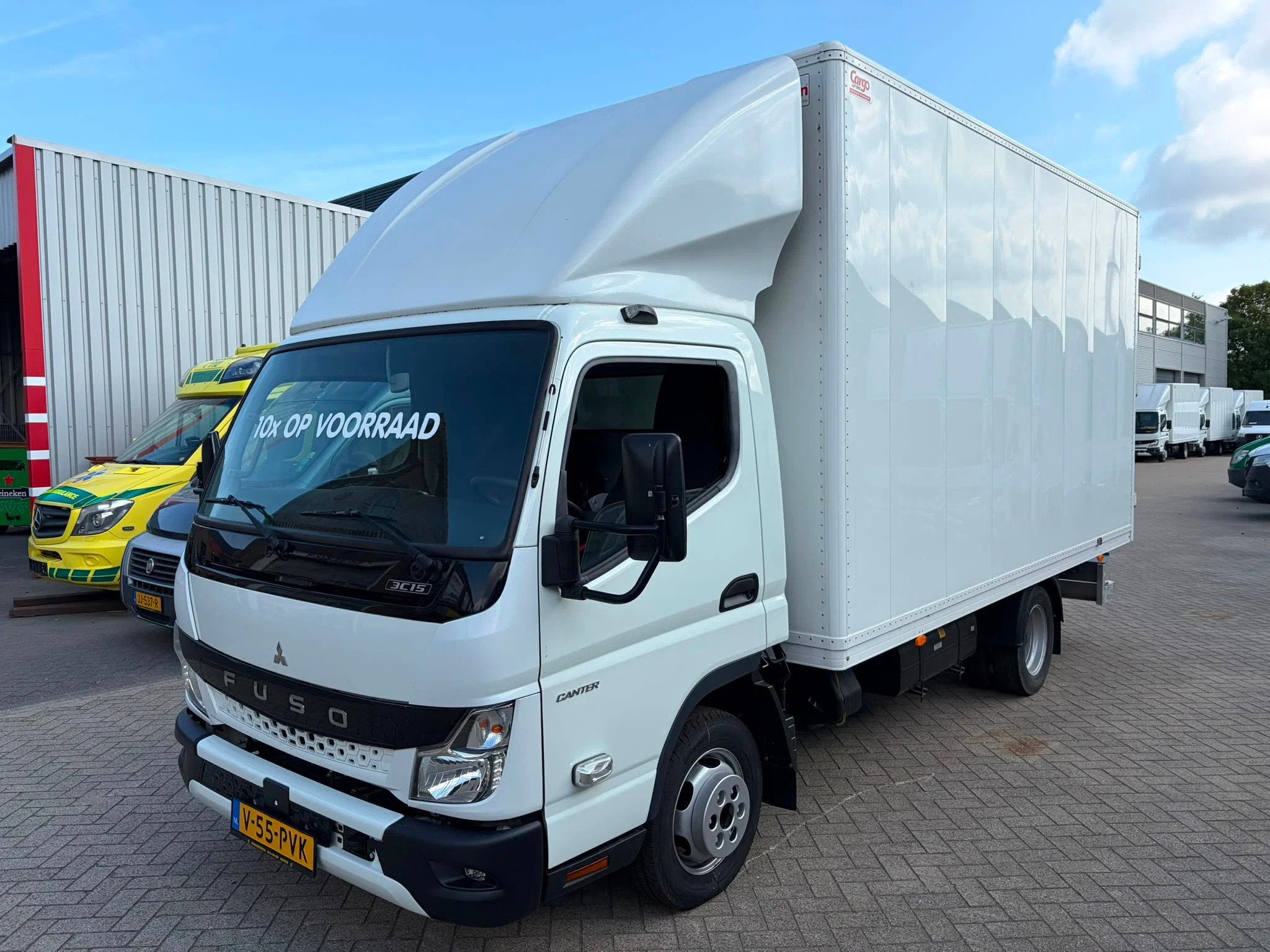 FUSO Canter 3C15 Bakwagen Airco Trekhaak 3-Zits NIEUW BPM VR, Achterwielaandrijving, Gebruikt, Euro 6, 4 cilinders