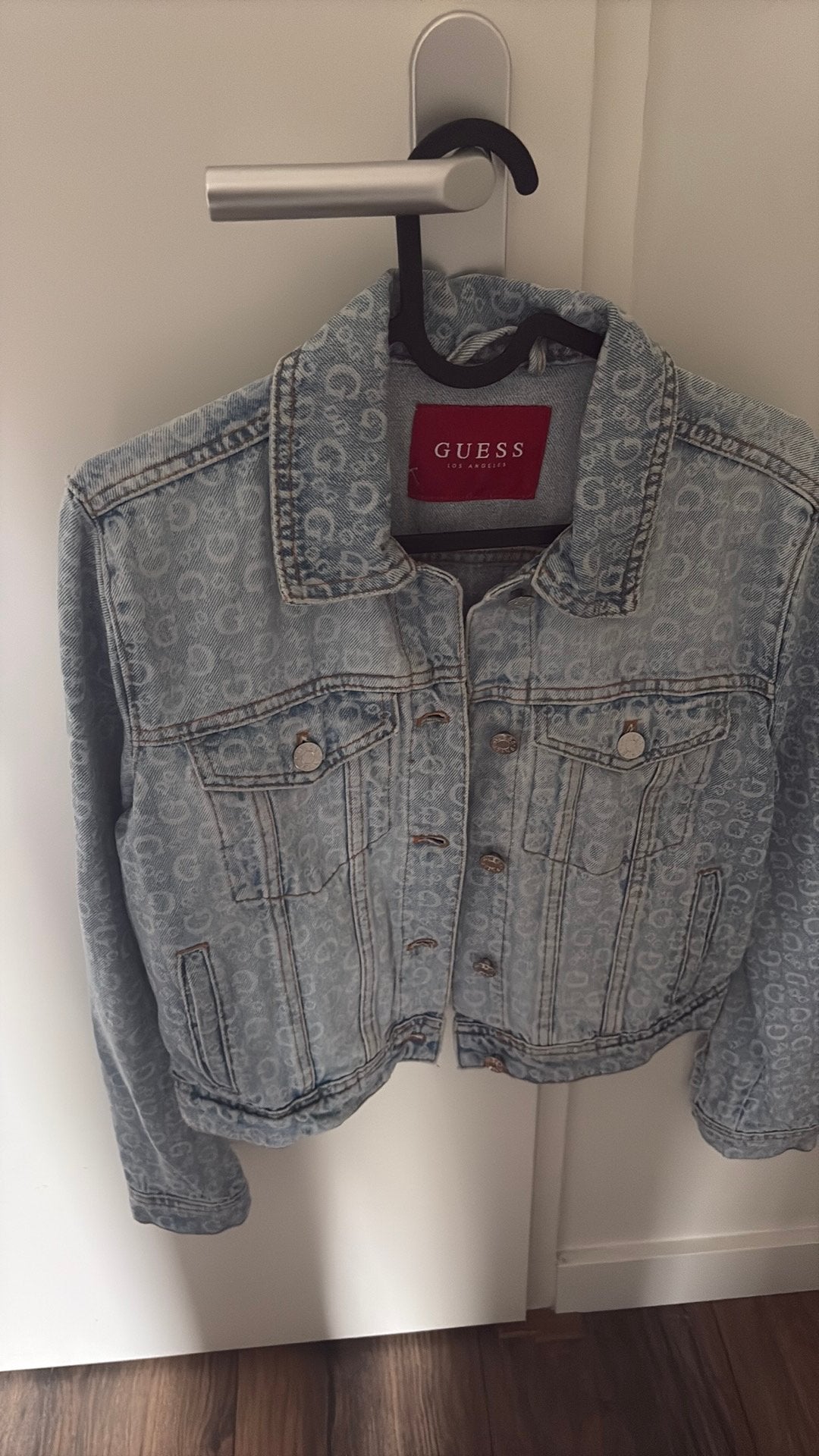 Guess spijkerjasje maat S valt als M, Ophalen of Verzenden, Zo goed als nieuw, Maat 38/40 (M), Blauw