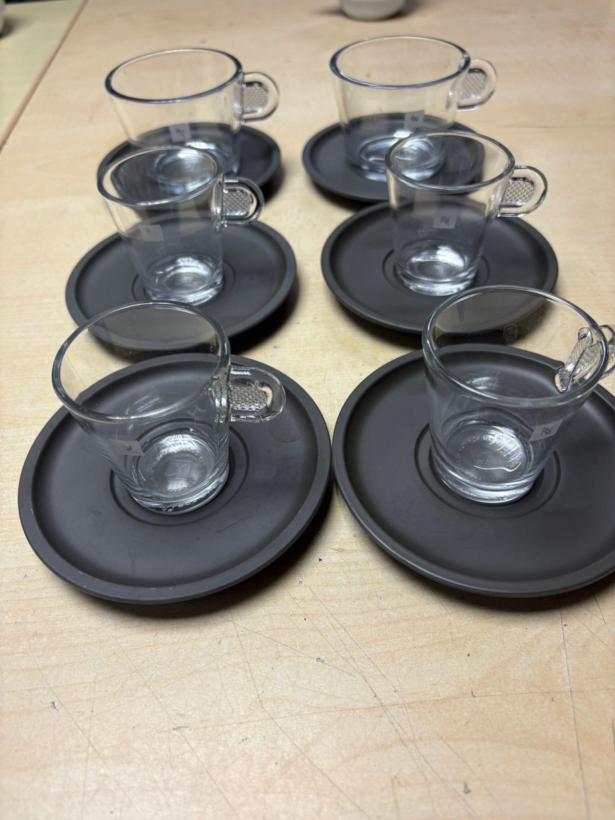 Nespresso kop en schotels, Huis en Inrichting, Keuken | Servies, Overige merken, Ophalen of Verzenden, Overige stijlen, Kop(pen) en/of Schotel(s)