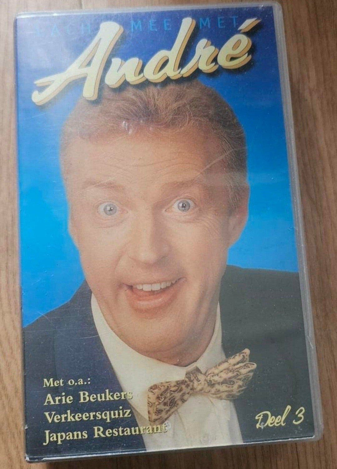 Lach Mee Met Andre (Deel 3) Videoband, Alle leeftijden, Ophalen of Verzenden, Gebruikt, Tv-serie of Tv-programma