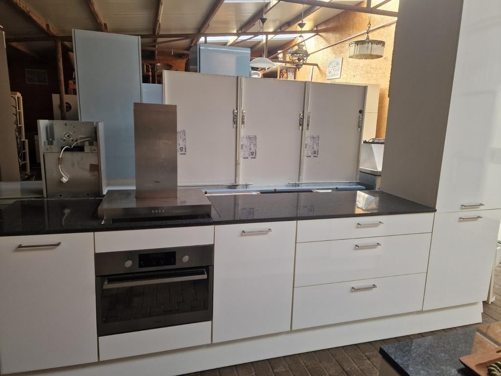 Hoogglans witte bijkeuken keukenblok 320cm, Huis en Inrichting, Keuken | Complete keukens, Ophalen, Zo goed als nieuw, Wit, Enkelwandige keuken