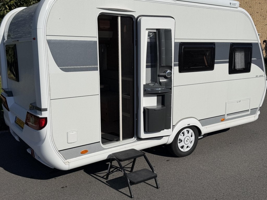 Hobby De Luxe 440 SF Mover,Luifel,Fietsdrager, Hobby, Bedrijf, Treinzit, 4 tot 5 meter