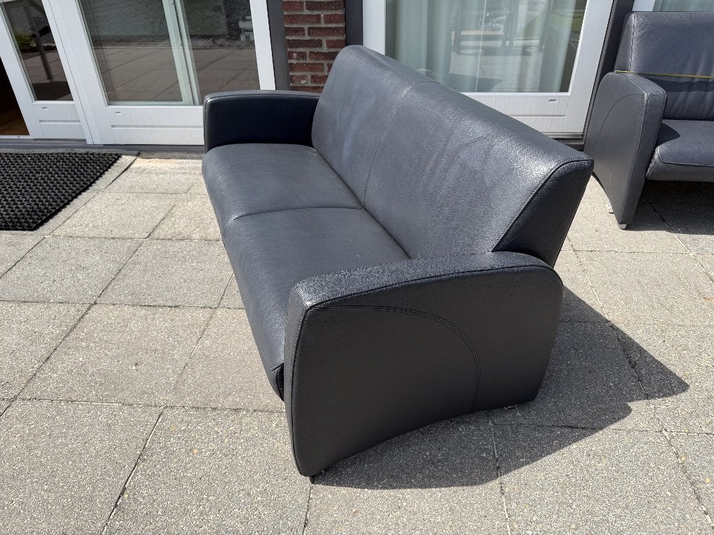 2 Leren Montel banken 2- en 3 zits moeten weg, Huis en Inrichting, Ophalen, 150 tot 200 cm, Zo goed als nieuw, Rechte bank