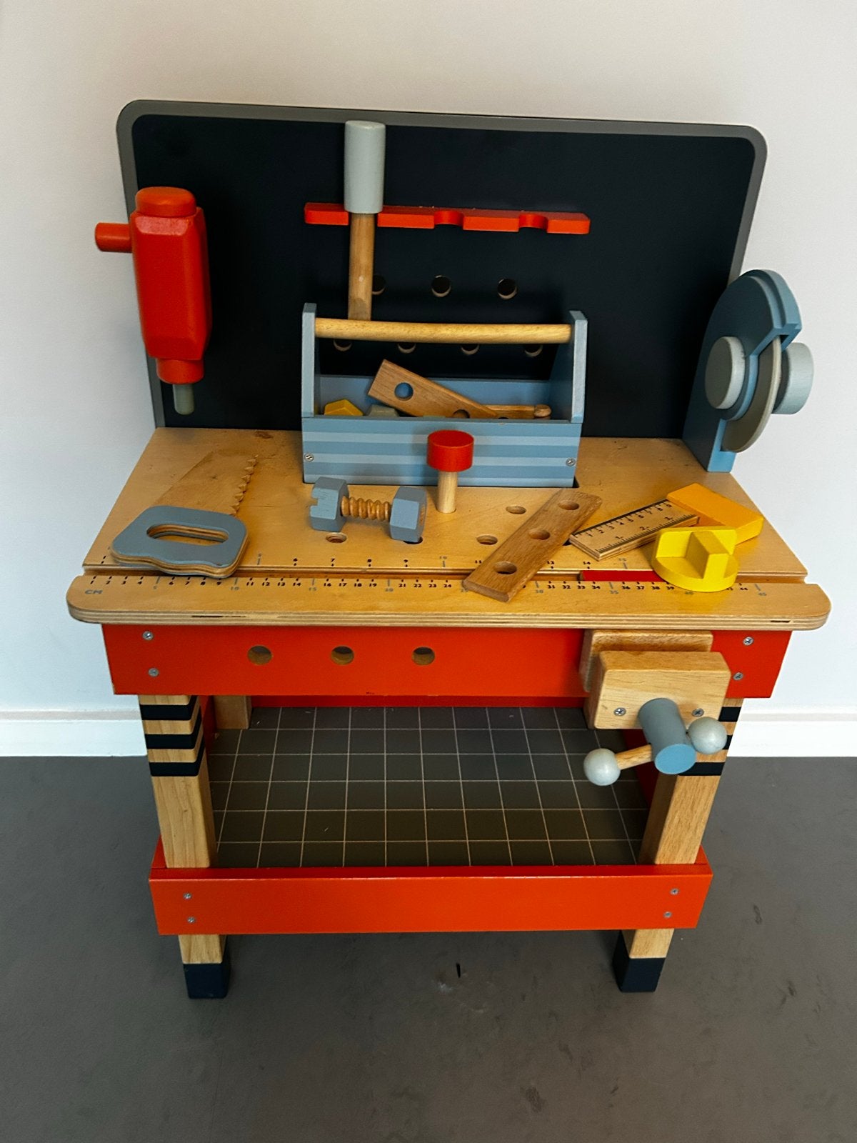 Houten speelgoed werkbank met gereedschap, Ophalen, Zo goed als nieuw, Overige typen