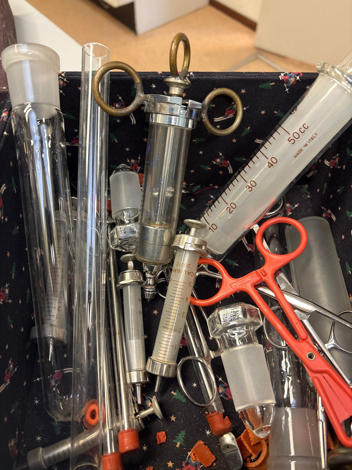 Vintage laboratoriumglaswerk en medische instrumenten, Antiek en Kunst, Antiek | Gereedschap en Instrumenten, Ophalen